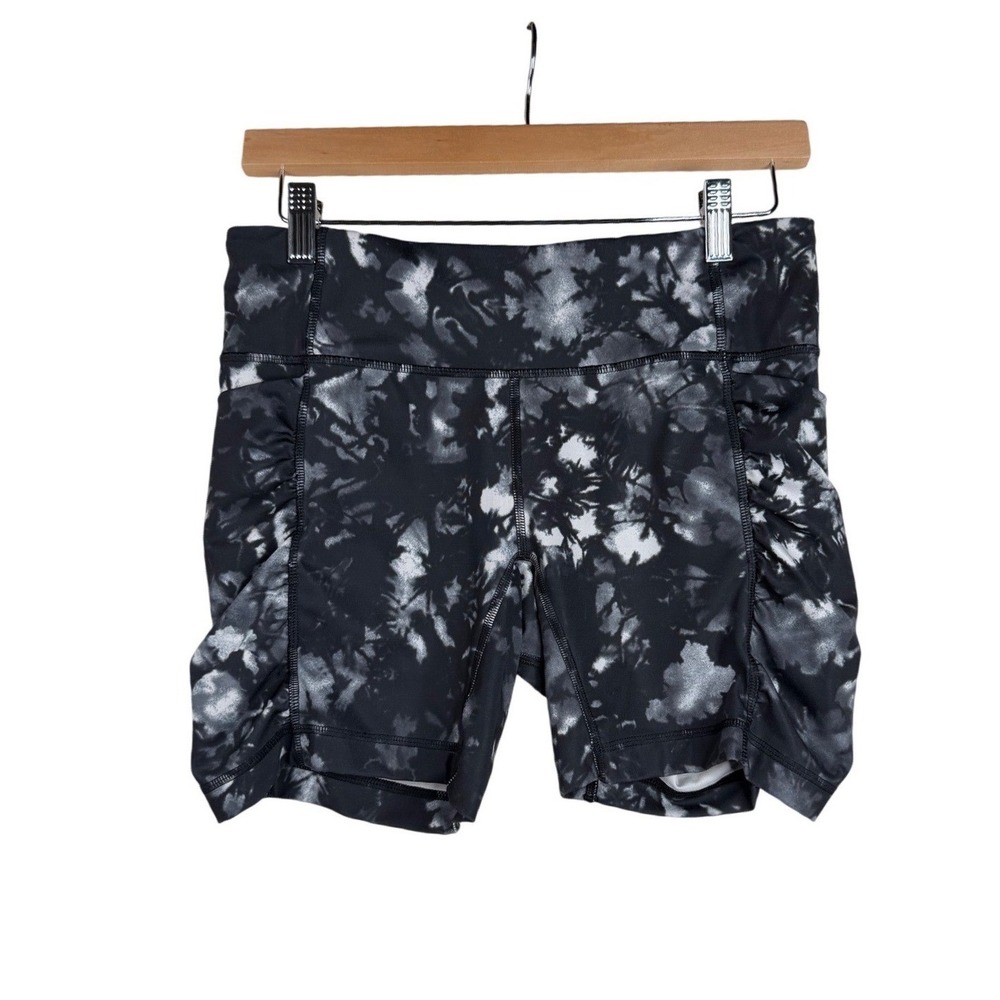 Lululemon Marble Bicker Shorts size 8 Black/White/Gray